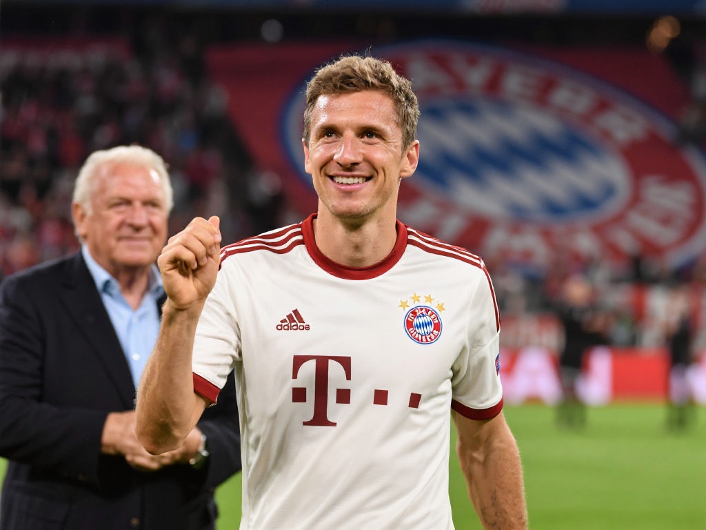 综上所述，托马斯·穆勒的未来选择牵动的不