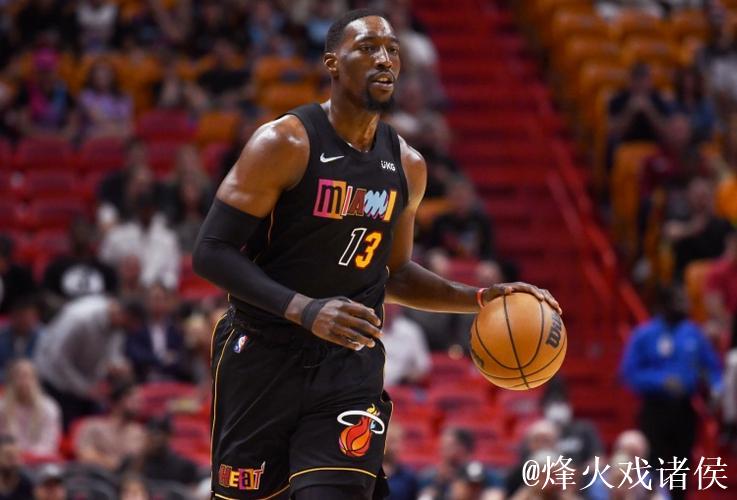 阿德巴约半场高效发挥,贡献13分9板2助1断 阿德巴约半场高效发挥,贡献13分9板2助1断